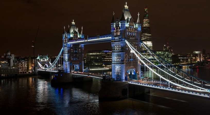 Светодиодное освещение лицо экономия энергии и интеллектуальные