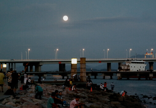 Светодиодные лампы для освещения в классах общенациональной провинции 1,6 млрд. Юаней